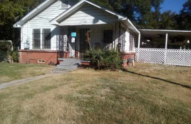 1811 Nowlin St - 1811 Nowlin Street, Longview, TX 75602