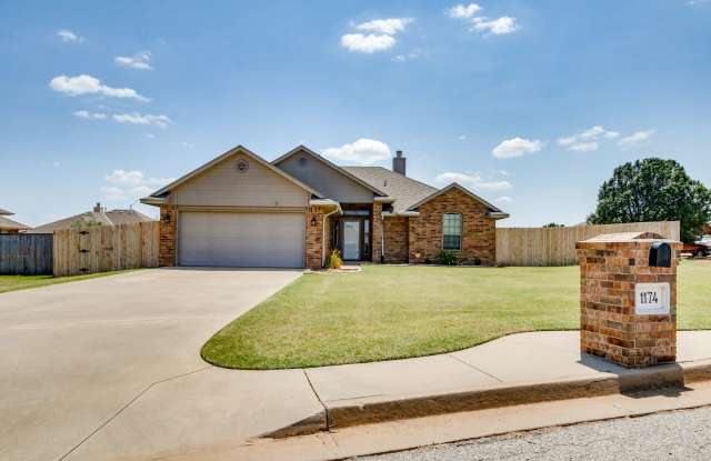 3 Bedroom 2 Bath 2 Car Garage In Piedmont Schools!!! photos photos