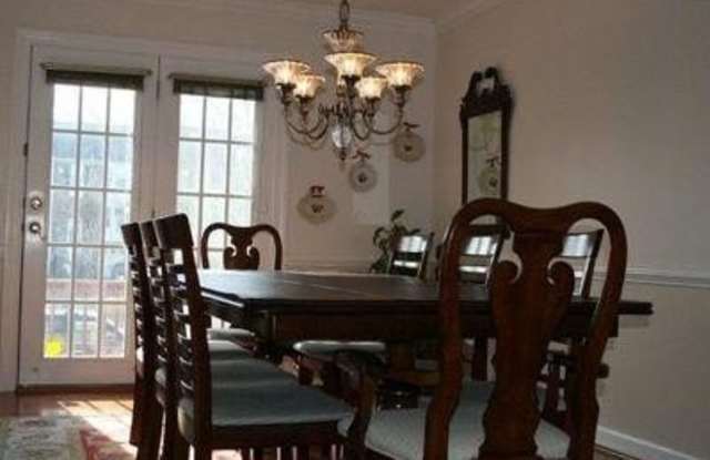 8041 TREVOR Place Gallery 2
