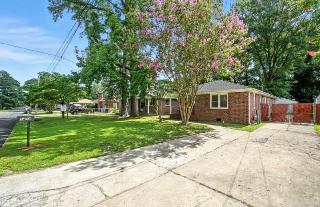 1404 Elder Avenue photos photos