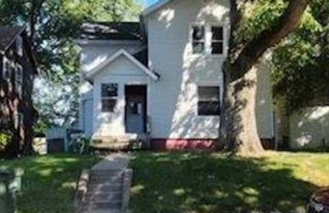 1140 Meadow Ave photos photos