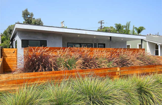 615 Irvine Avenue - 615 Irvine Avenue, Newport Beach, CA 92663