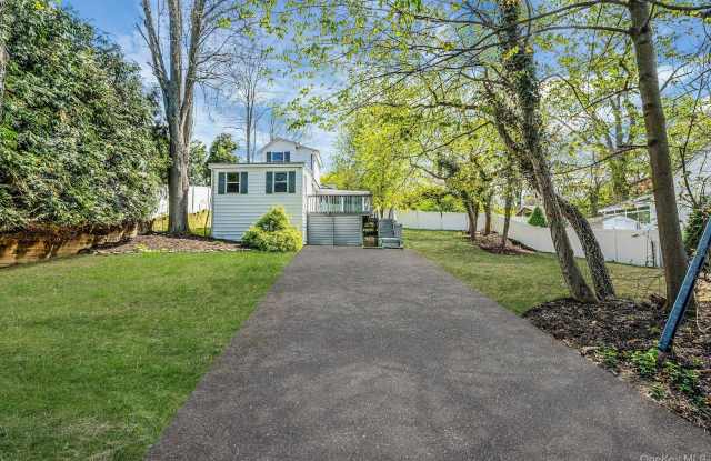 93 Maple Road Gallery 3