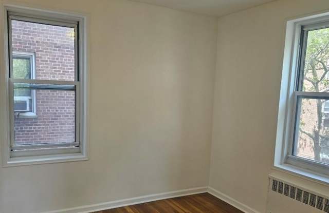 64-11 99 St Gallery 4