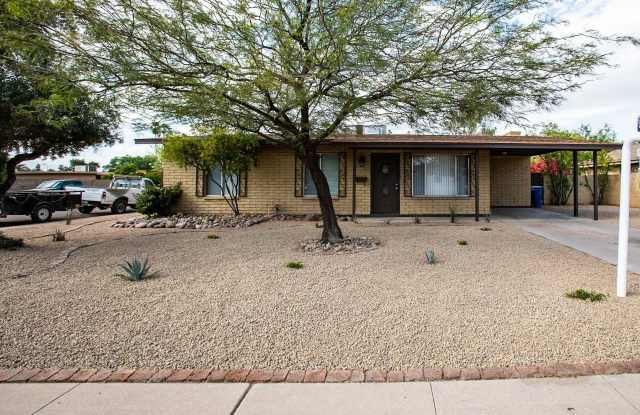 1622 E Del Rio Dr photos photos