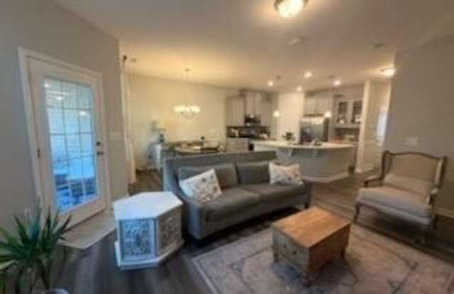 142 Walking Path Place Gallery 4
