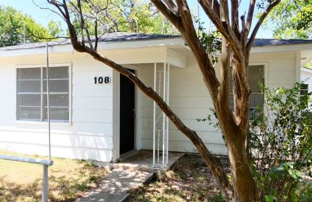 108 E Kirby Avenue Gallery 4