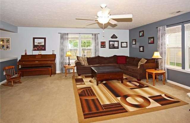 1963 Central Park Boulevard West Gallery 2