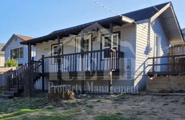 1 Bedroom Close to Shipyard, Bus Stops, Dining, Shopping, and Pendergast Park - 4820 Peters Road, Bremerton, WA 98312 1 Bedroom Close to Shipyard, Bus Stops, Dining, Shopping, and Pendergast Park - 4820 Peters Road, Bremerton, WA 98312