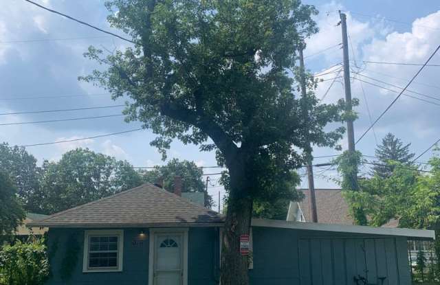 712.5 East Cottage Grove Avenue Gallery 3