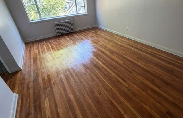 716 Sanford Ave Gallery 2