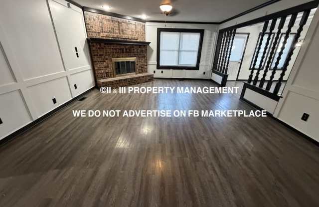 2120 East 153rd Terrace Gallery 4
