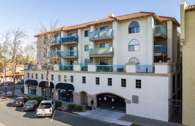 Santos Plaza Apartments Gallery 3