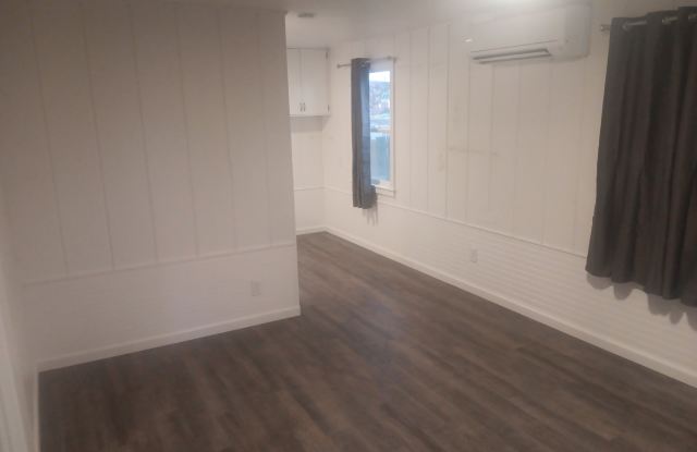 142 7th - 142 North 7th Street, Montague, CA 96064