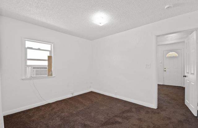 Charming 1/1 Home Updated with Fresh New Paint and Flooring throughout! Downtown Rialto for Lease! Gallery 4