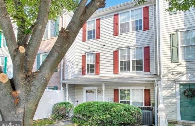 1835 WATCH HOUSE CIRCLE S photos photos