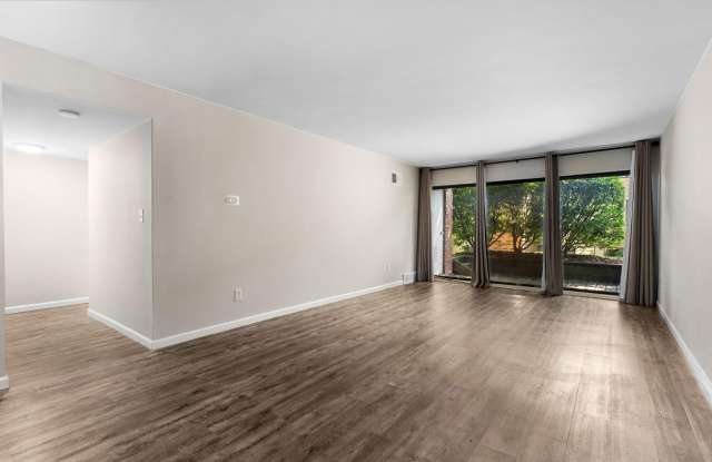 1225 S Maple Road Gallery 3
