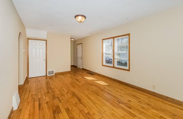 584 38th Avenue Northeast Gallery 3