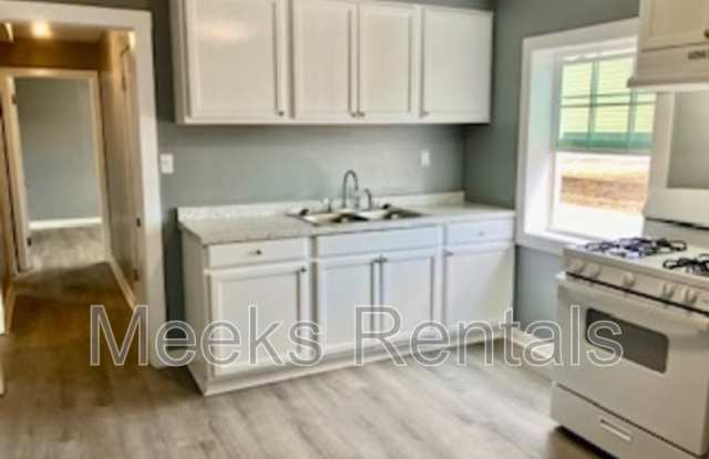 408 1st St. Gallery 1