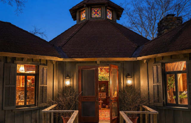 1100 Somerville Road Gallery 2