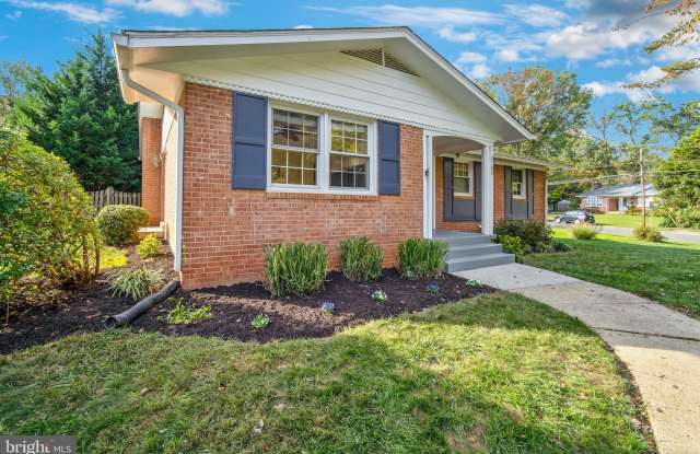 2700 BOWLING GREEN DRIVE Gallery 3
