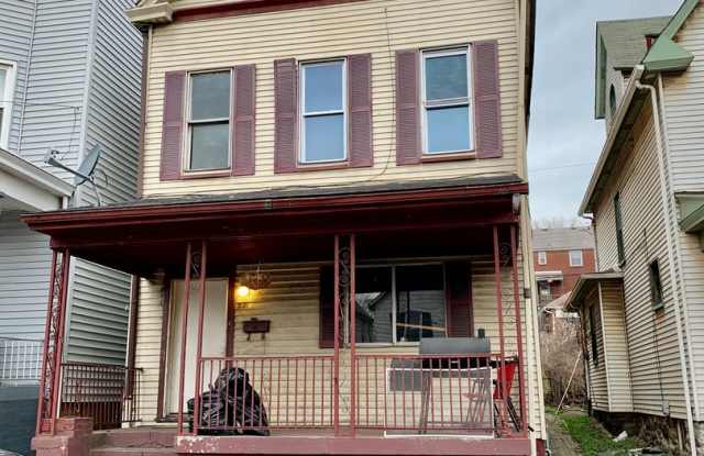 4 Bed/ 2 Bath Large House in East Pittsburgh photos photos