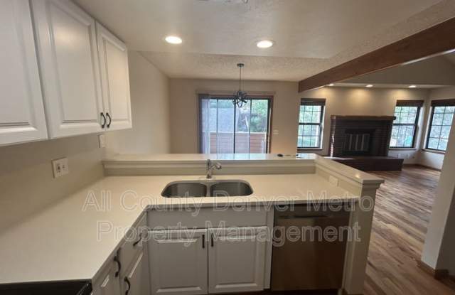 8020 Holland Ct Gallery 2