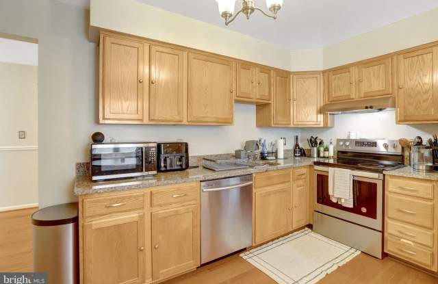 8819 HARDESTY Drive Gallery 3
