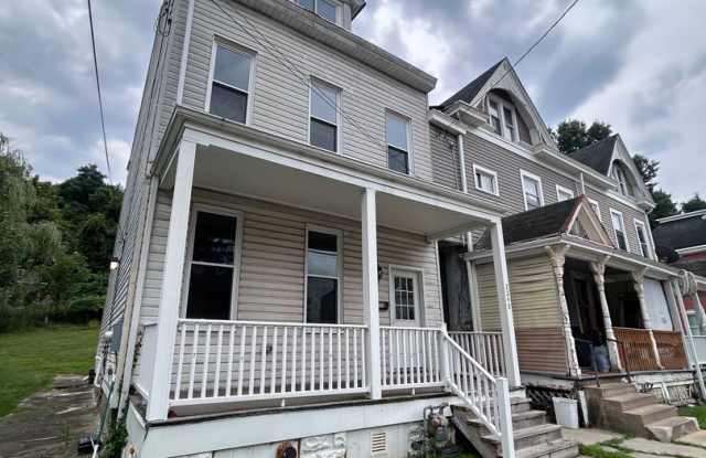 Spacious 4 Bedroom 1 Bathroom Single Family Home (Perry South) Gallery 3