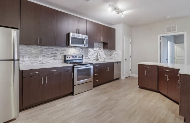 Radiant Fairfax Ridge Apartments Gallery 4