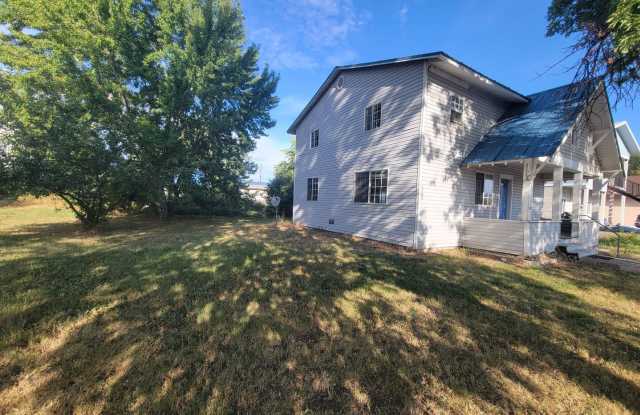 3 Bed 2 Bath in Cusick Gallery 1