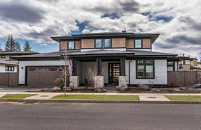 Custom 4 Bed Home in Shevlin West photos photos