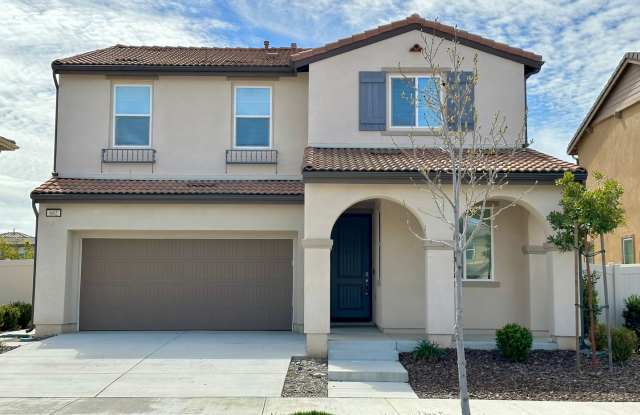 4 Bedroom + 3 Bathroom Home | Riverpark | Oxnard | Unfurnished Gallery 1