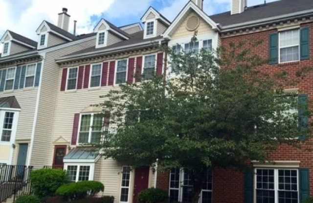 38 Dogwood Street - 38 Dogwood Street, Jersey City, NJ 07305