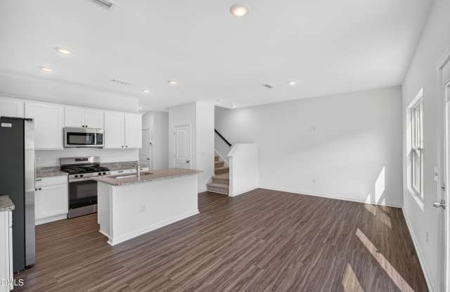 200 Flagstone Way Gallery 2