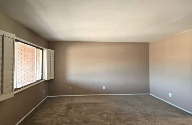 3 bed/2 Bath home in Gleandale, with a Pool, RV parking, and NO HOA! & A MOVE-IN SPECIAL: The FIRST FULL MONTH'S rent is FREE. Gallery 4