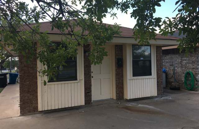 1601 W Jackson Ave - 1601 Jackson Avenue, McAllen, TX 78501