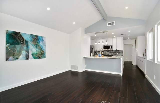 5352 Tampa Avenue photos photos