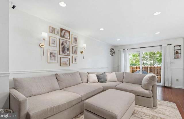 6705 SPRUCE MILL Drive Gallery 3