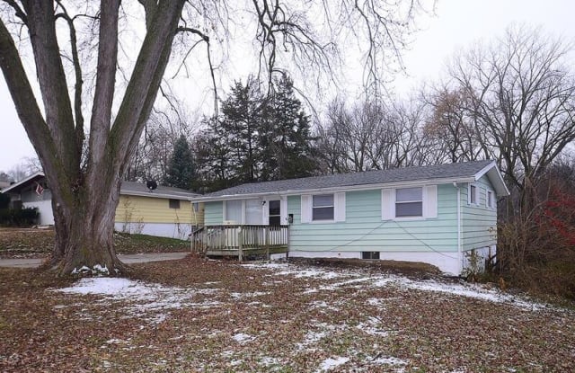 7422 North Ridge Dr - 7422 Northridge Dr, Omaha, NE 68112