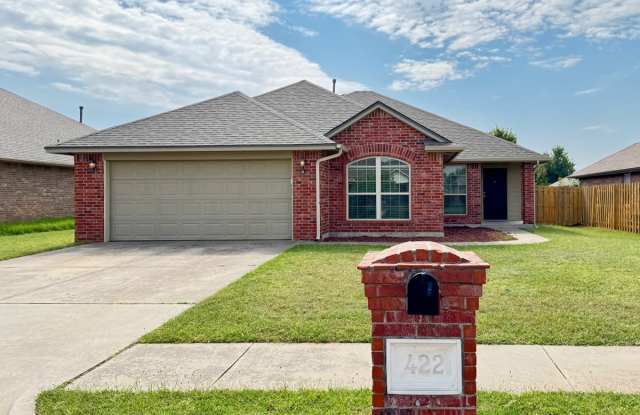 422 Oregon Trl - 422 Oregon Trail, Edmond, OK 73003
