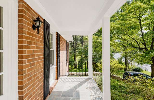 Spacious Pet-Friendly Greenbrier Home with Recent Updates + Lawn Care Included photos photos