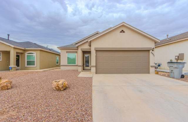 Beautiful single-story 4 bedroom - 5021 Margarita Talamantes, El Paso, TX 79938