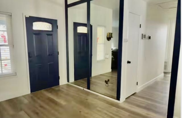 2509 S Canterbury Trail Gallery 2