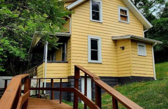 2 Bedroom House near Downtown - Available 08/25/2025 photos photos