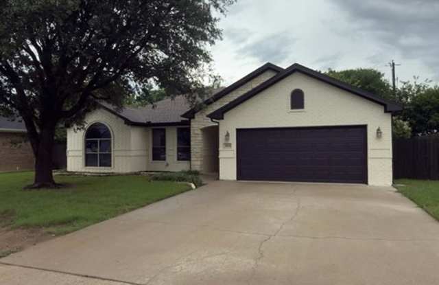 Beautiful 4 bedroom 2 bath home centrally located for added convenience photos photos Beautiful 4 bedroom 2 bath home centrally located for added convenience photos photos