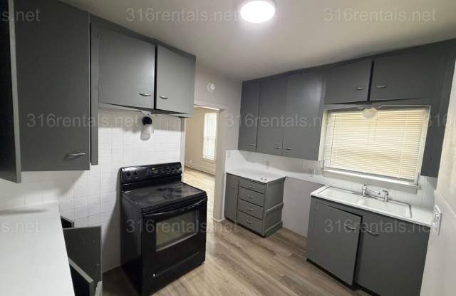 $1,099 | Updated 4BR, 1,300 Sq Ft Newton Home | New Kitchen & Bath | Pets OK Gallery 4