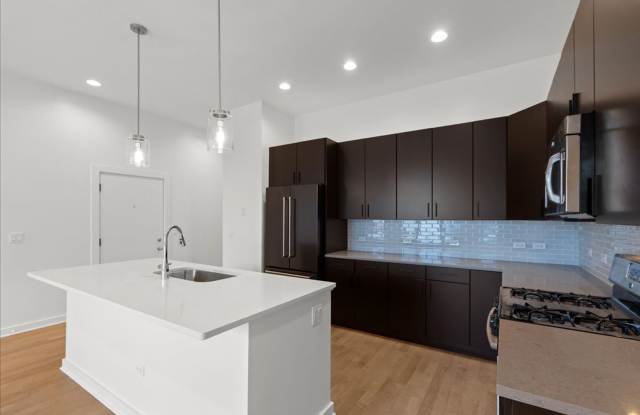 Large One Bedroom In the Heart of West Town photos photos Large One Bedroom In the Heart of West Town photos photos