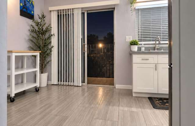Beautiful 2-Bedroom/2 Bath Gated Condo for Rent in Santa Ana Gallery 4