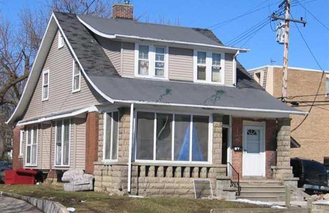 1207 Oakland Ave - 1207 Oakland Avenue, Ann Arbor, MI 48104
